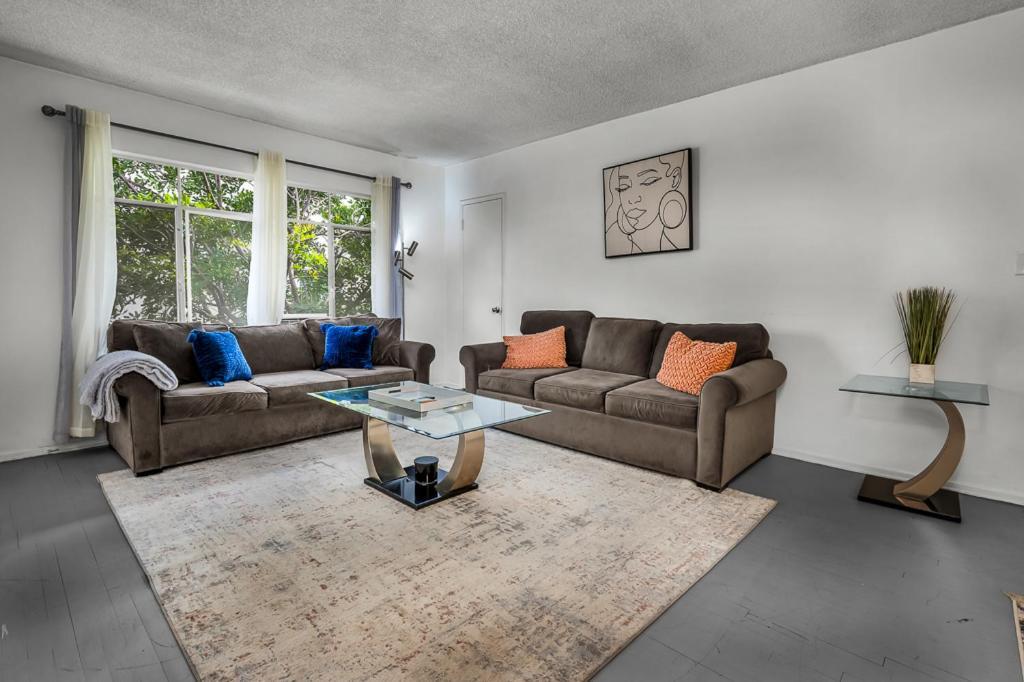 Prime Location 1 Bedroom And Bathroom Retreat In Beverly Hills * Los Angeles